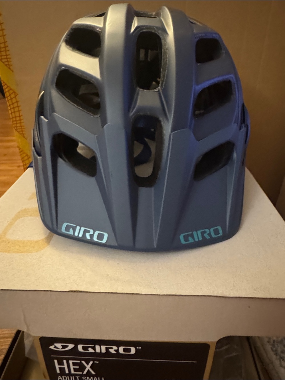 BRAND NEW adult men women giro hex cycling bicycle bike helmet size M